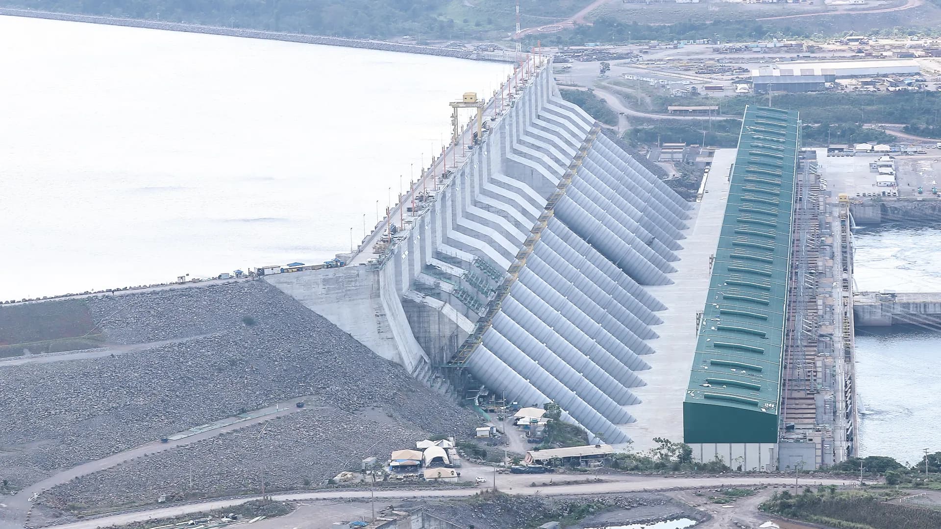 巴西美丽山（Belo Monte）水电站大坝与厂房航拍